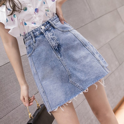 Laisvas moteriškas sijonas su kišenėmis ir suplėšytais elementais