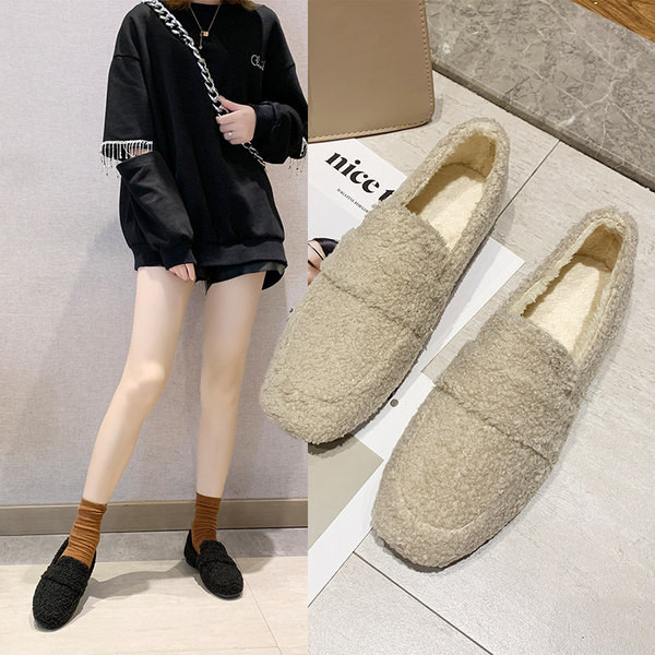 Mocasini pufoși de damă cu talpă plată