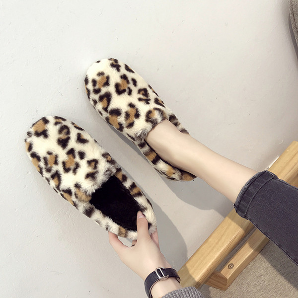 Leopardimustriga vabaaja naiste sulemokasiinid