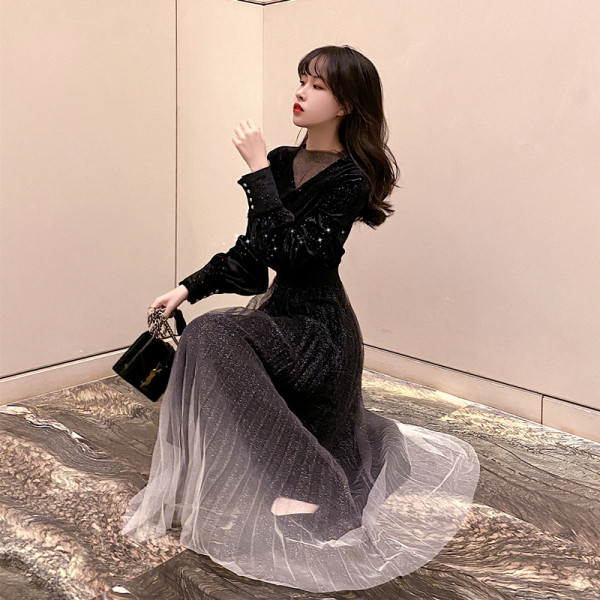 Gara sieviešu samta kleita ar garām piedurknēm