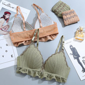 Set casual din două părți - un sutien triunghiular și bikini