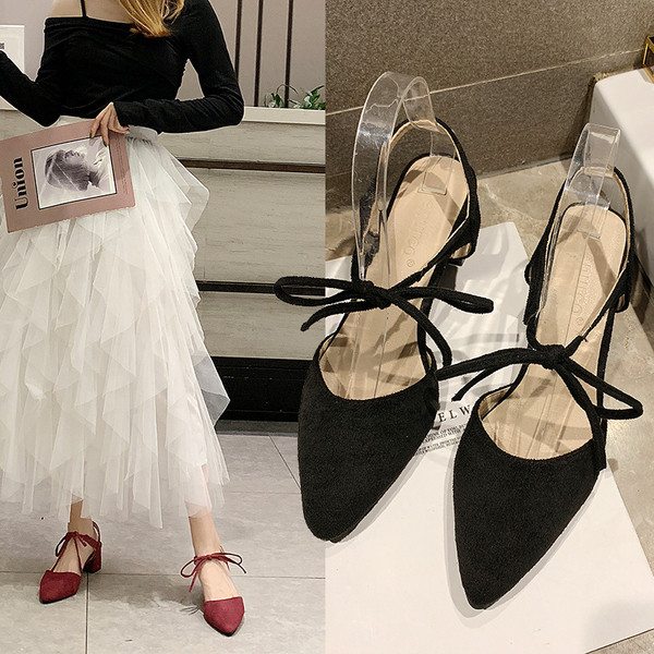 Sandale de damă strânse cu toc gros și șireturi