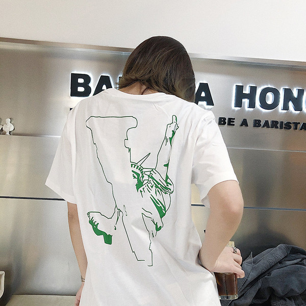 Aplikatsiooni ja lühikeste varrukatega vabaaja t-särk