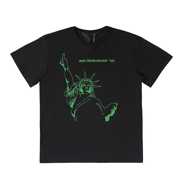 Aplikatsiooni ja lühikeste varrukatega vabaaja t-särk