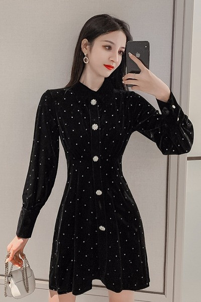 Rochie de dama actuala cu maneci lungi si nasturi