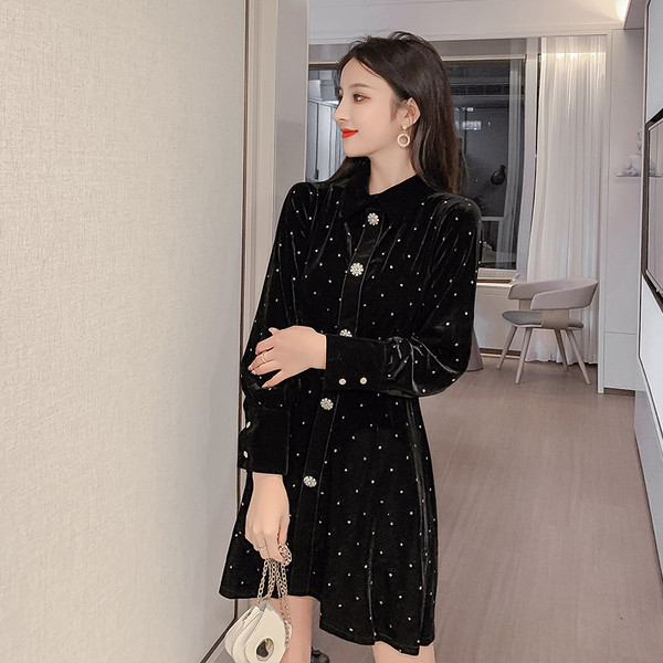 Rochie de dama actuala cu maneci lungi si nasturi