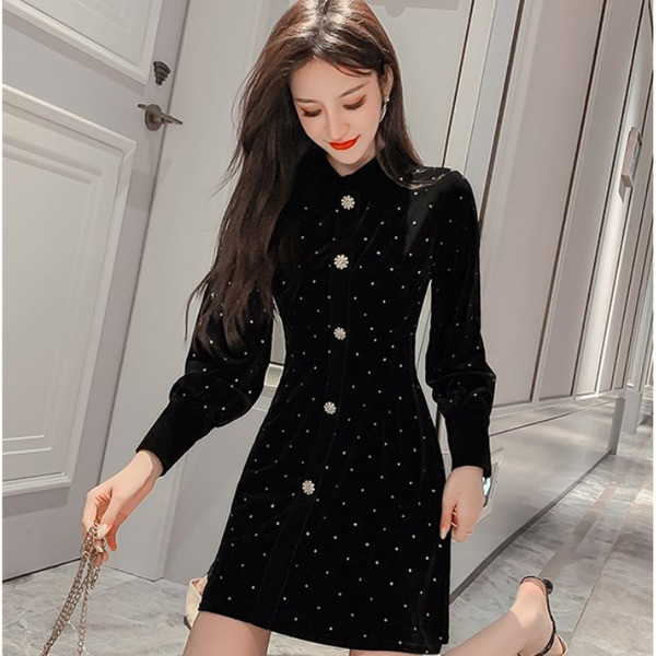 Rochie de dama actuala cu maneci lungi si nasturi