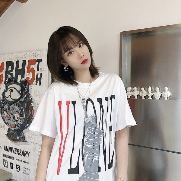 Platūs kasdieniai marškinėliai su aplikacijomis