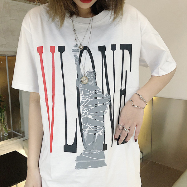 Platūs kasdieniai marškinėliai su aplikacijomis