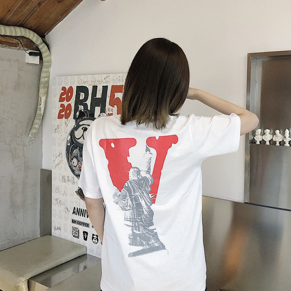 Platūs kasdieniai marškinėliai su aplikacijomis