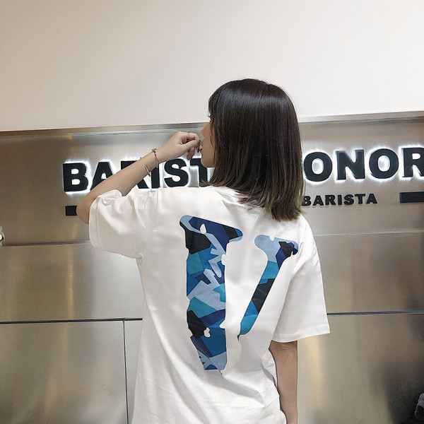 Ležerna široka majica s aplikacijama i kratkim rukavima