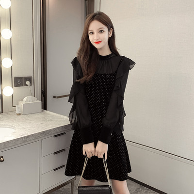 Stilīga sieviešu kleita ar apaļu kakla izgriezumu un platām piedurknēm