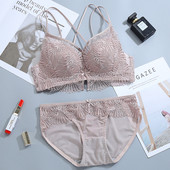 Set de lenjerie elegantă din două piese, cu bretele reglabile și dantelă