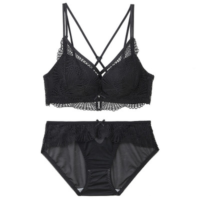Set de lenjerie elegantă din două piese, cu bretele reglabile și dantelă