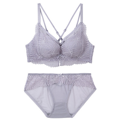 Set de lenjerie elegantă din două piese, cu bretele reglabile și dantelă