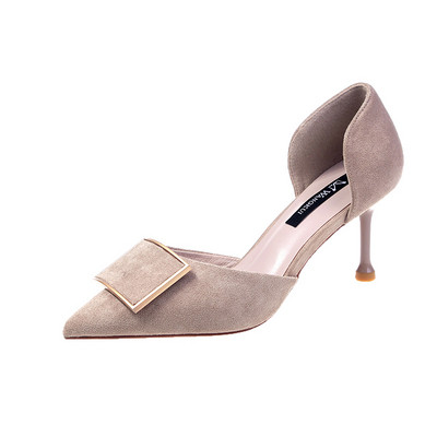 Modernas sieviešu kurpes ar plāniem papēžiem – smails modelis