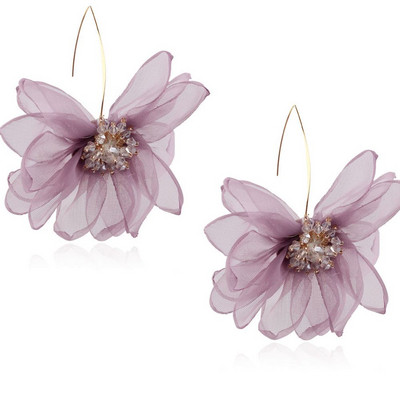 Ženske naušnice s motivom cvijeta od tila