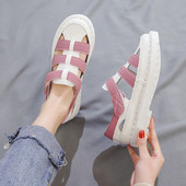 Alkalmi női szandál tépőzárral és lapos talppal