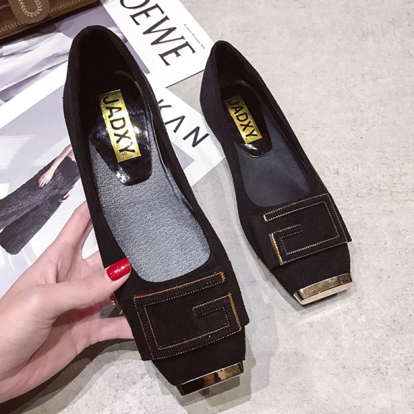 Naiste moodsad pandla ja lameda tallaga kingad