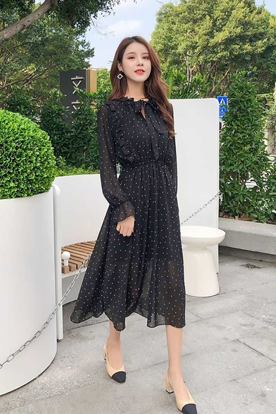 Rochie actuală de damă cu mâneci lungi și cravate