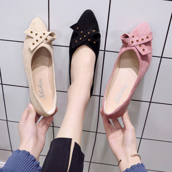 Ženske cipele od brušene kože s ravnim potplatom i trakom