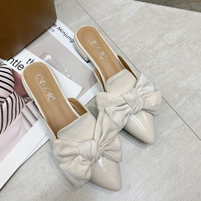 Nahast naiste susside terava otsaga mudel seemisnahast paelaga