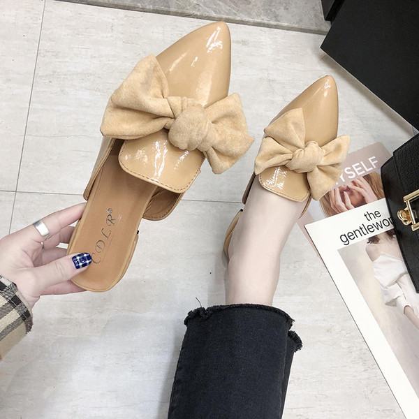 Nahast naiste susside terava otsaga mudel seemisnahast paelaga