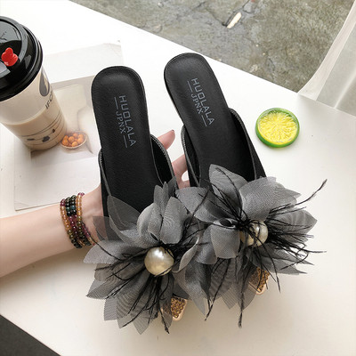 Model nou de papuci dama cu element 3D de flori