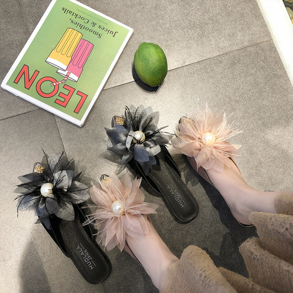 Model nou de papuci dama cu element 3D de flori