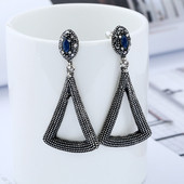 Háromszög alakú női fülbevaló