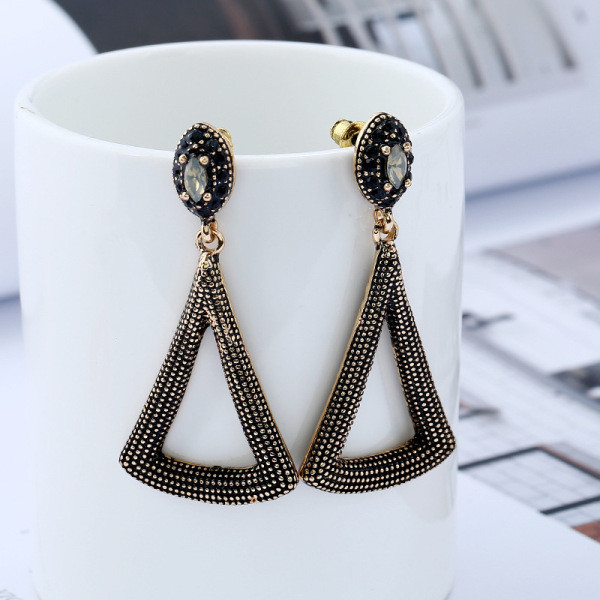 Háromszög alakú női fülbevaló