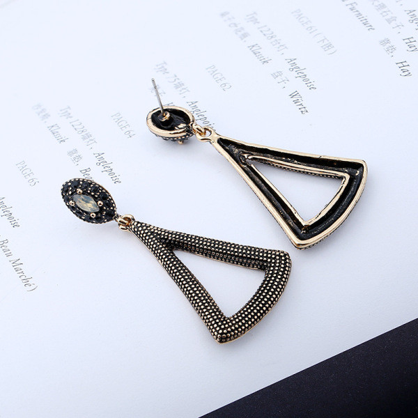 Háromszög alakú női fülbevaló