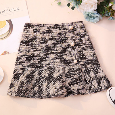 Pielāgoti sieviešu īsi svārki ar augstu vidukli un pogām