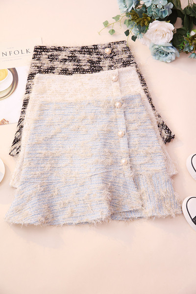 Pielāgoti sieviešu īsi svārki ar augstu vidukli un pogām