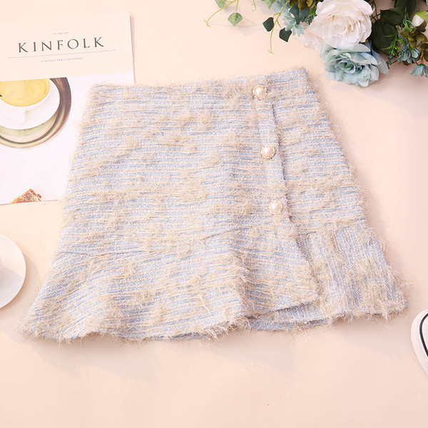 Pielāgoti sieviešu īsi svārki ar augstu vidukli un pogām