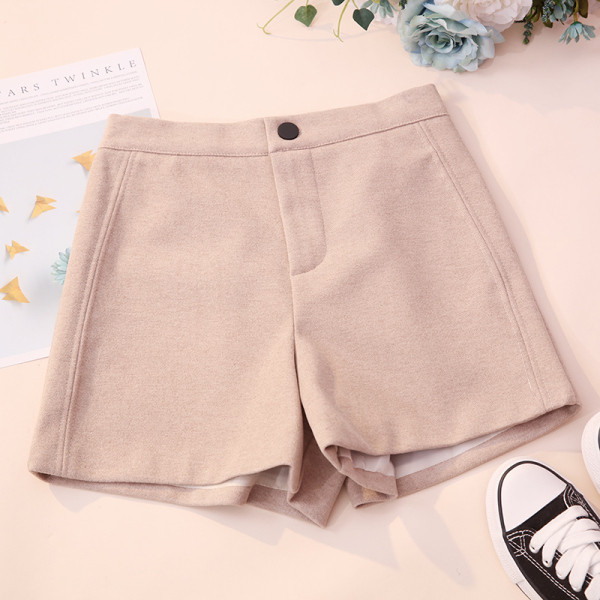 Naiste lühikesed püksid kõrge vöökohaga tavaline mudel