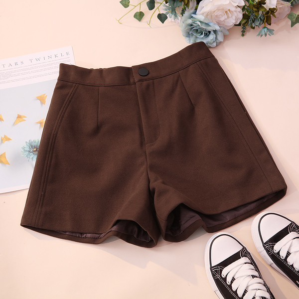 Naiste lühikesed püksid kõrge vöökohaga tavaline mudel