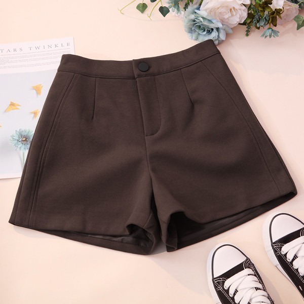 Naiste lühikesed püksid kõrge vöökohaga tavaline mudel