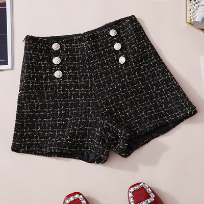 Naujo modelio aktualūs šortai aukštu juosmeniu ir sagomis