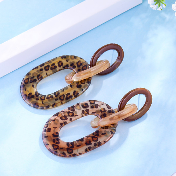 Ženske naušnice s uzorkom leoparda