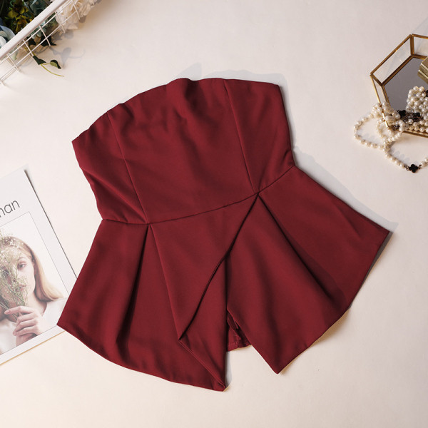 Stiilne naiste top-lõikega mudel ilma rihmadeta