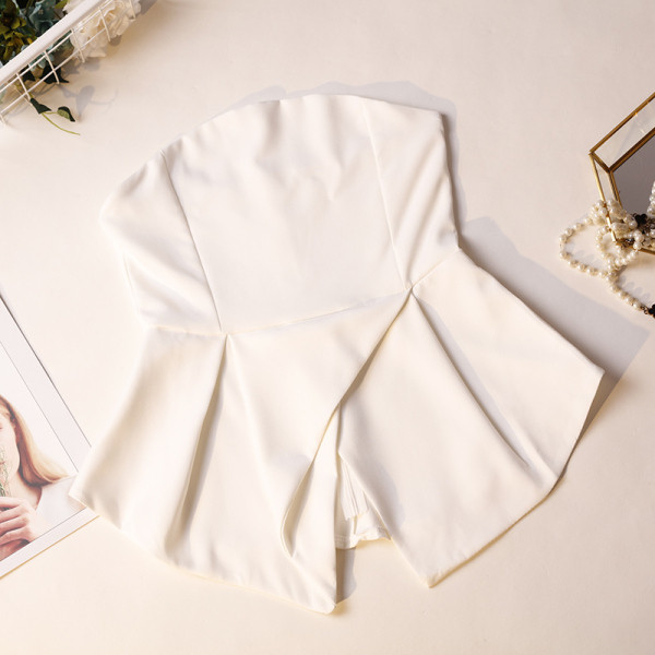 Stiilne naiste top-lõikega mudel ilma rihmadeta