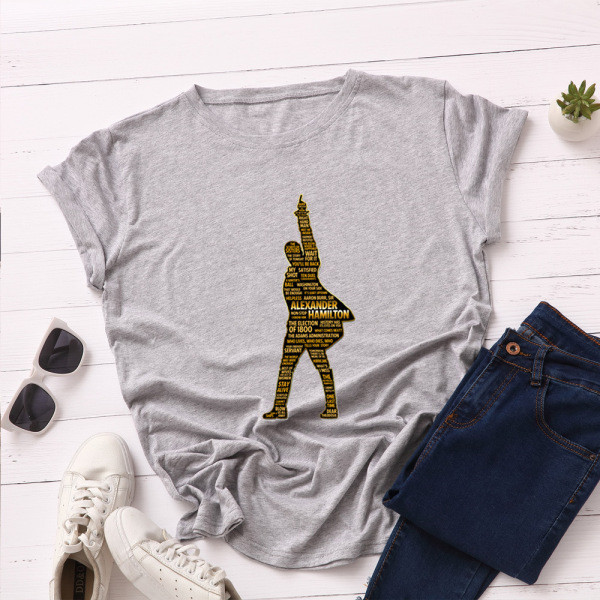 Ženska ležerna bluza sa šarenim aplikacijama i ovalnim dekolteom