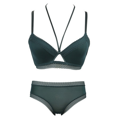 Modern női szett, mely két részből áll, beleértve a melltartót és a bikinit
