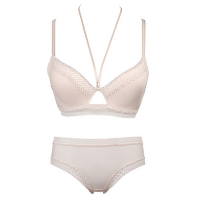 Modern női szett, mely két részből áll, beleértve a melltartót és a bikinit
