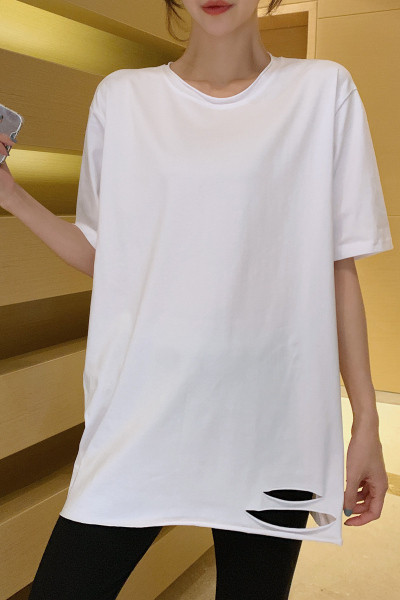 Ikdienas plats sieviešu t-krekls ar saplēstiem motīviem