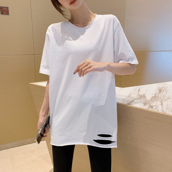 Ikdienas plats sieviešu t-krekls ar saplēstiem motīviem