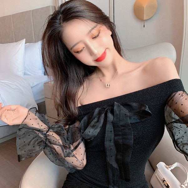 Moderni moteriška suknelė tiulio rankovėmis