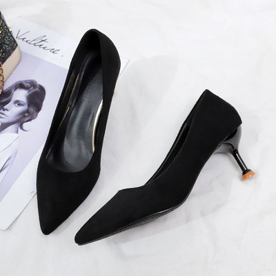 Stilīgi sieviešu apavi, smails modelis ar plānu papēdi