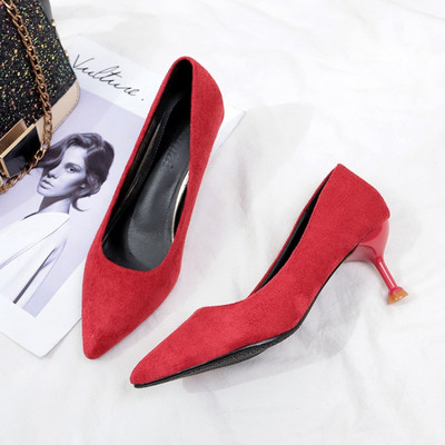 Stilīgi sieviešu apavi, smails modelis ar plānu papēdi